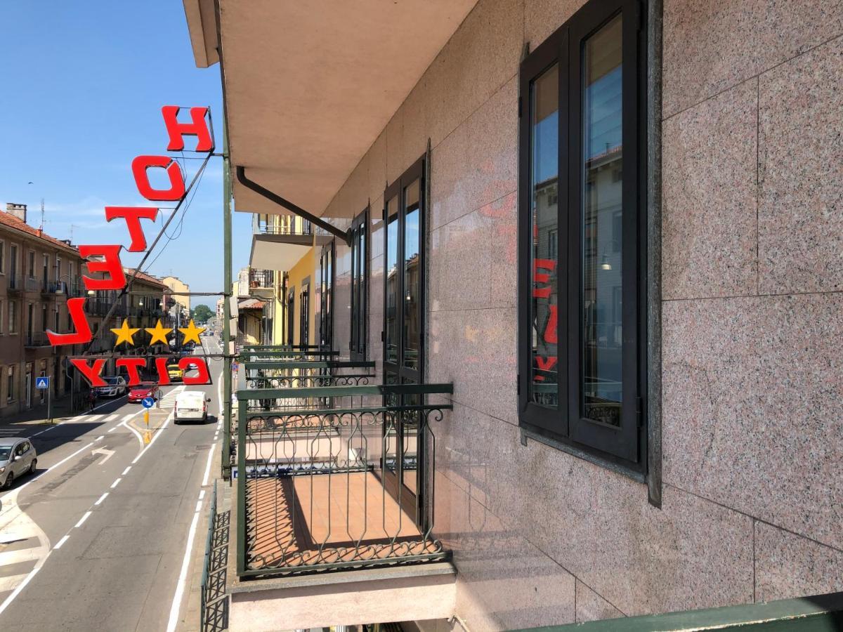 Hotel City Chivasso Exterior photo